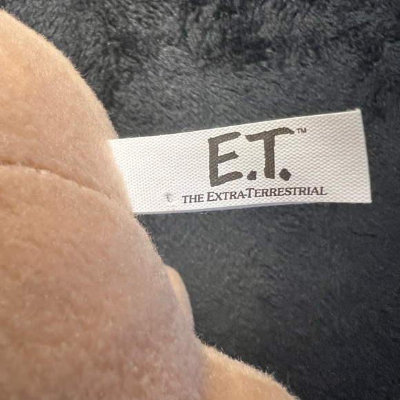 E.T. Extra Terrestrial ET 12” Plush, Toy Factory Licensed by Universal Studios ￼ - Picture 10 of 15